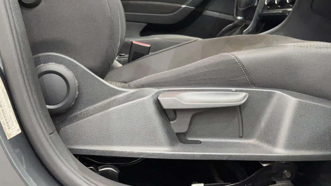 2019 Volkswagen Golf 110 Tsi Comfortline, Automatic, 73536 km, Drivers Side Adjustment Panel