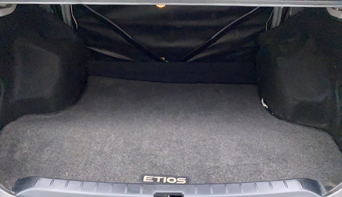 2011 Toyota Etios G SP, Petrol, Manual, 34,490 km, Boot Inside
