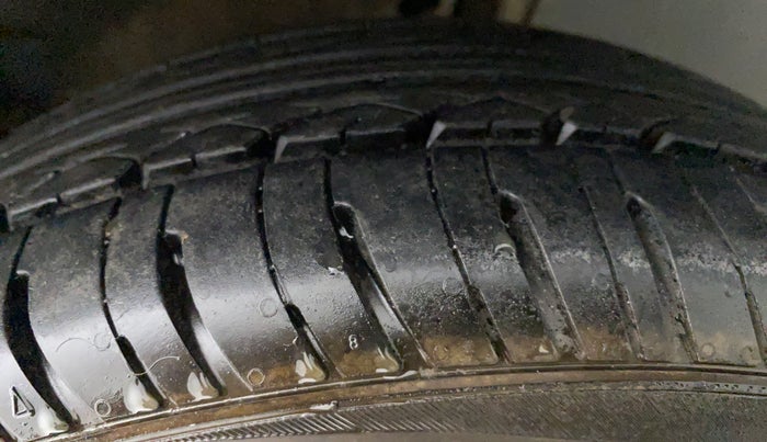 2011 Toyota Etios G SP, Petrol, Manual, 34,490 km, Left Rear Tyre Tread