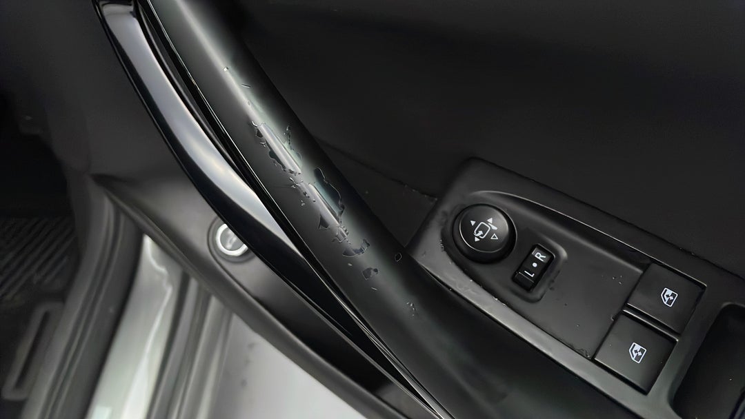 Doors Front RHS Fade