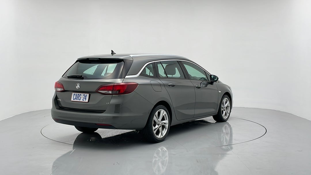 Right Back Diagonal (45- Degree) View