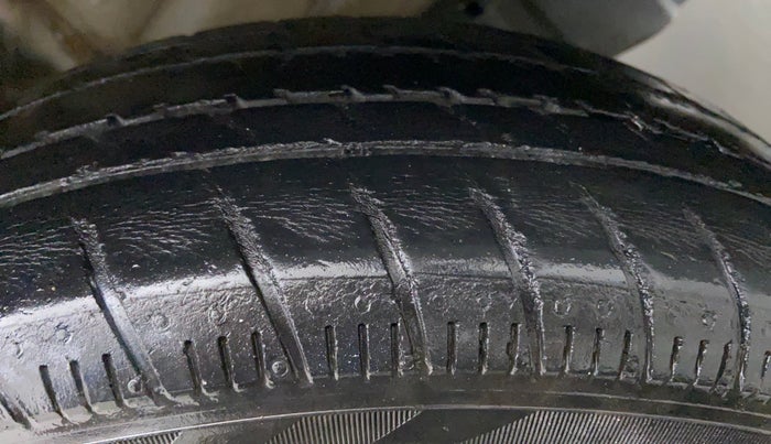 2012 Maruti Wagon R 1.0 VXI, Petrol, Manual, 80,752 km, Left Rear Tyre Tread
