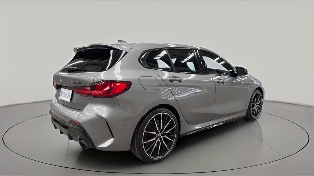2022 BMW 1 M135i xDrive, Automatic, 45833 km, Right Back Diagonal (45- Degree) View