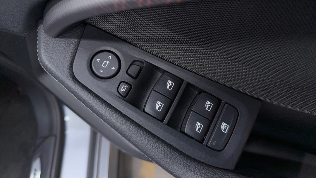 2022 BMW 1 M135i xDrive, Automatic, 45833 km, Drivers Side Door Panel Controls