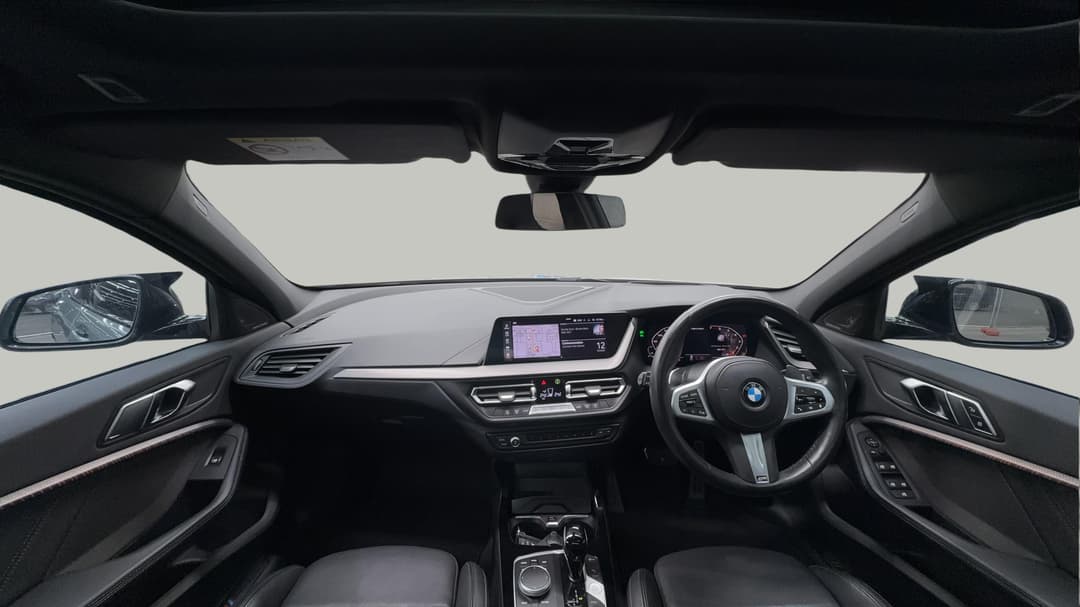 2022 BMW 1 M135i xDrive, Automatic, 45833 km, Dashboard View