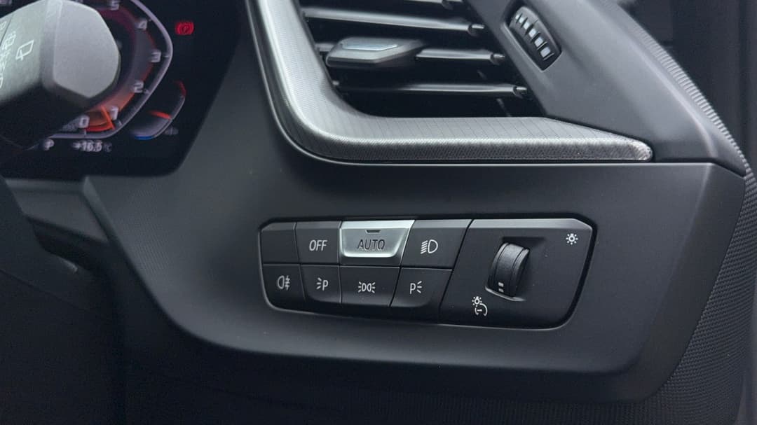 2022 BMW 1 M135i xDrive, Automatic, 45833 km, Utility Switches/Buttons