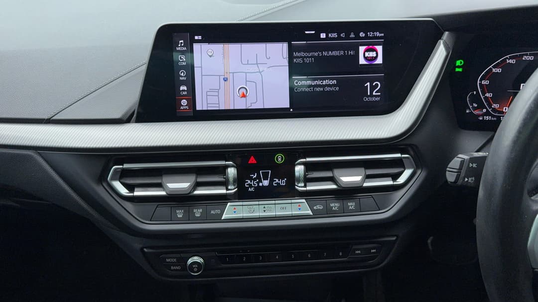 2022 BMW 1 M135i xDrive, Automatic, 45833 km, Center Console