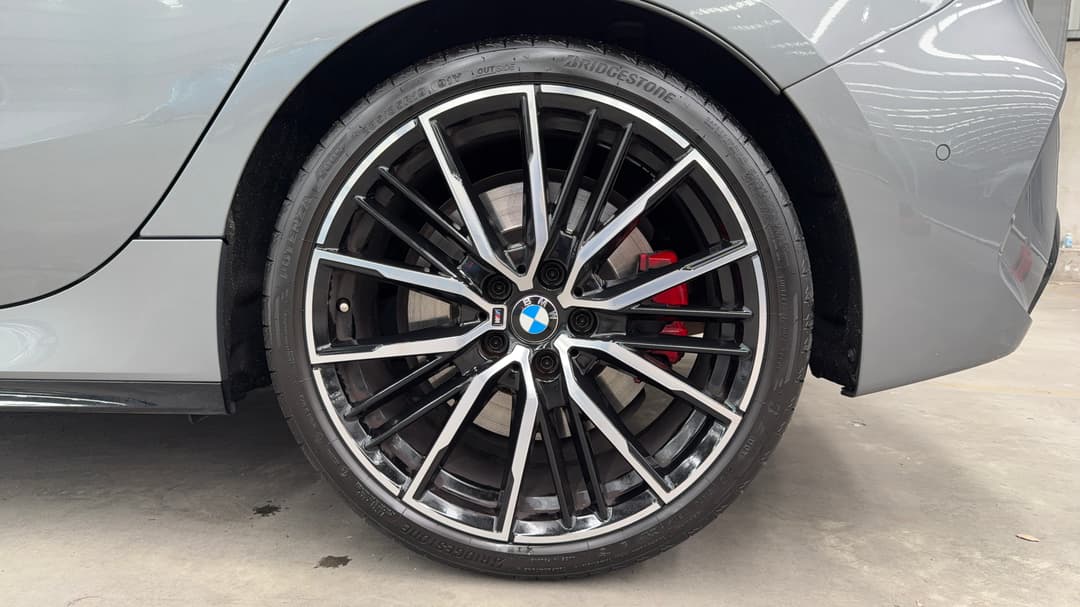 2022 BMW 1 M135i xDrive, Automatic, 45833 km, Left Rear Wheel