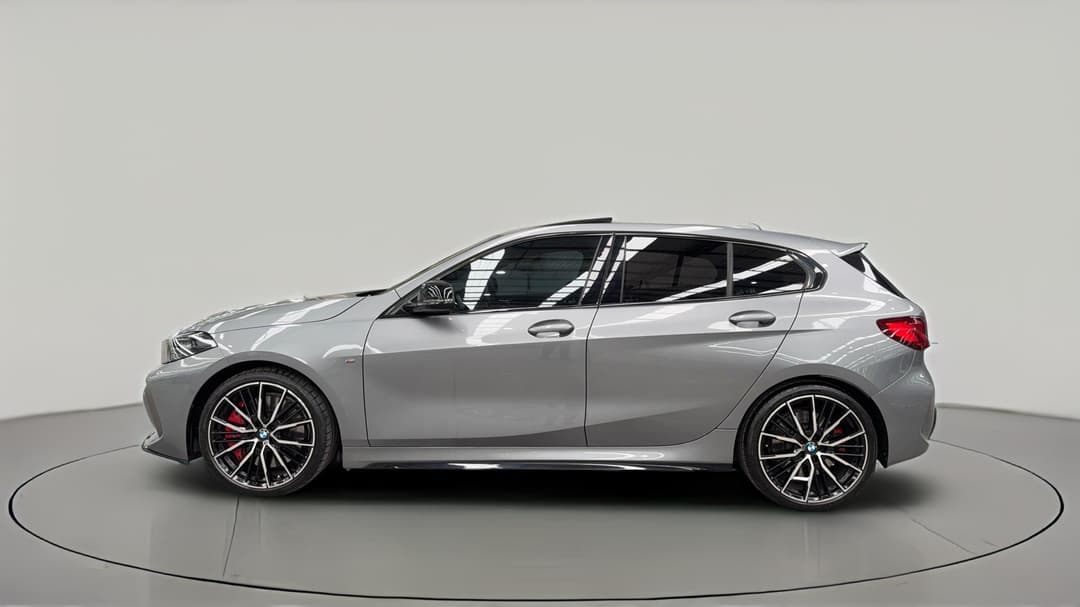 2022 BMW 1 M135i xDrive, Automatic, 45833 km, Left Side View
