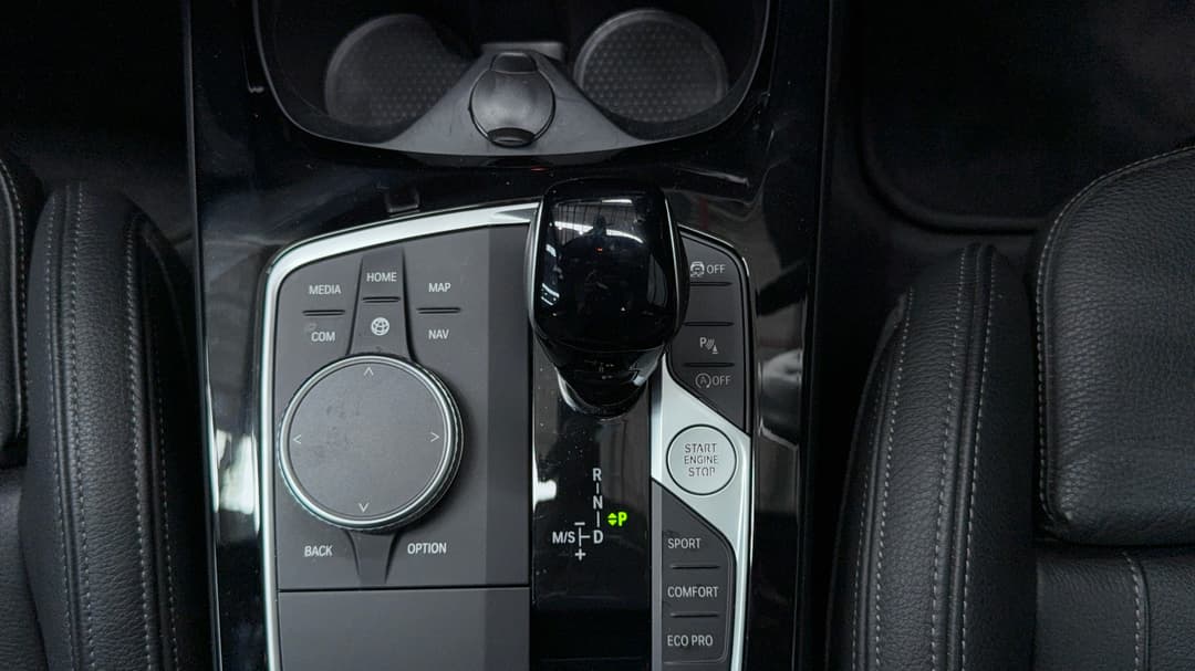 2022 BMW 1 M135i xDrive, Automatic, 45833 km, Gear Lever 
