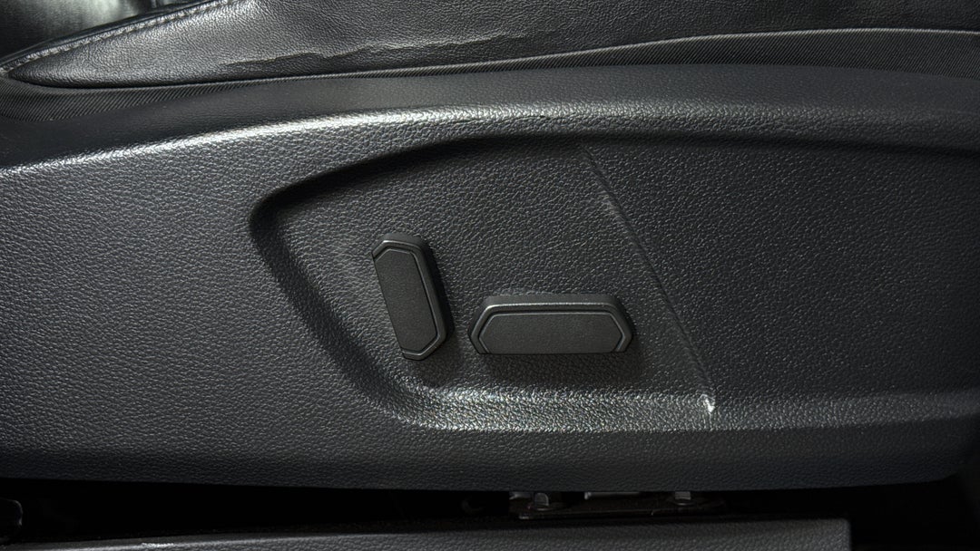 2019 Ford Everest Titanium (4WD 7 Seat), Automatic, 110075 km, Drivers Side Adjustment Panel