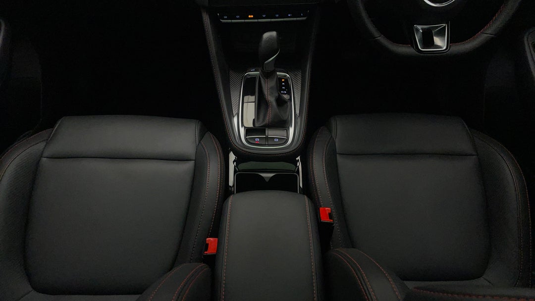 2023 MG Zst Essence, Automatic, 3424 km, Center Console