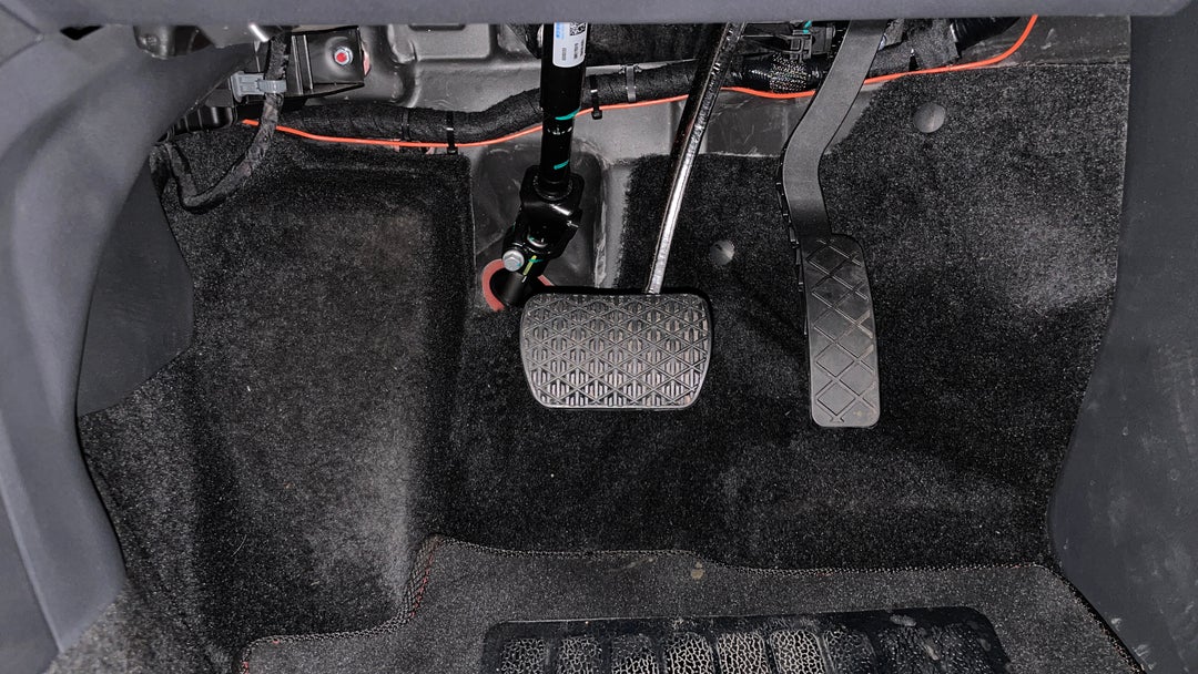 2023 MG Zst Essence, Automatic, 3424 km, Pedals and Footmat