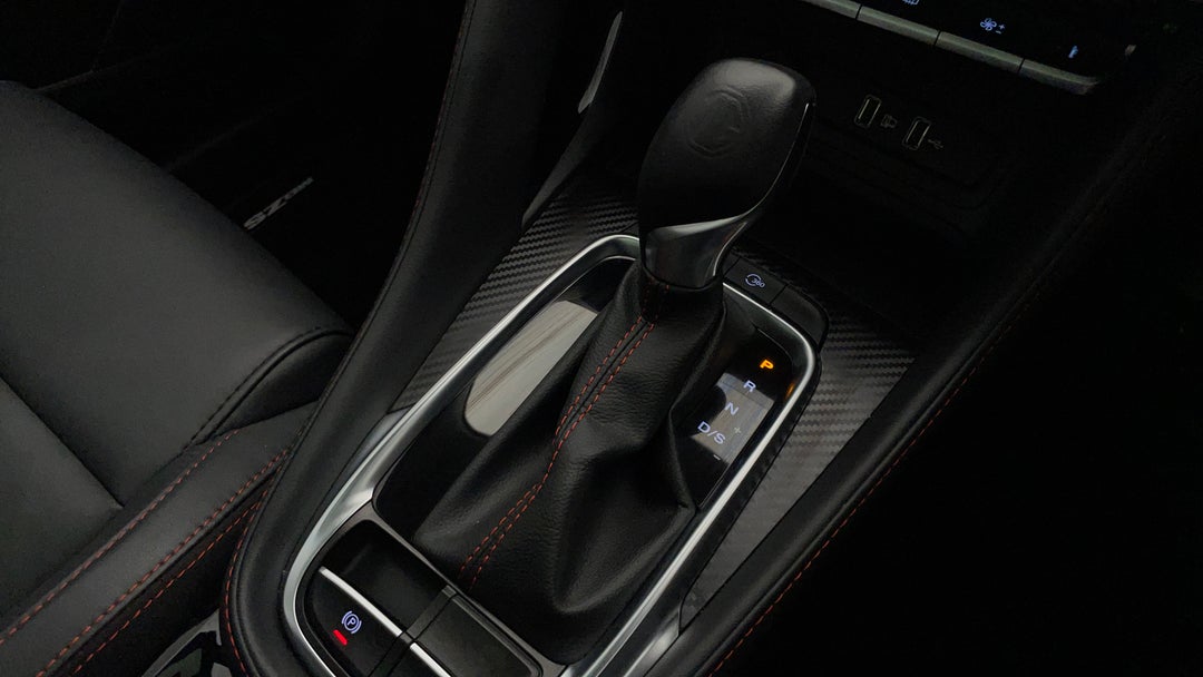 2023 MG Zst Essence, Automatic, 3424 km, Gear Lever 