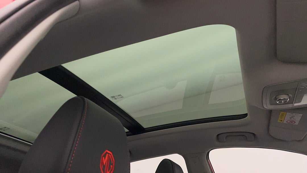 2023 MG Zst Essence, Automatic, 3424 km, Interior Sunroof/Moonroof