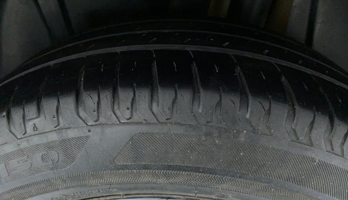 2020 Maruti XL6 ZETA SHVS, Petrol, Manual, 22,879 km, Left Rear Tyre Tread