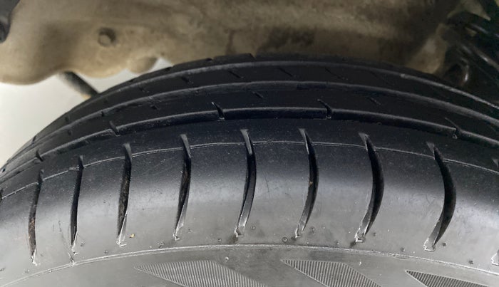2017 Maruti Alto 800 LXI, Petrol, Manual, 71,159 km, Left Front Tyre Tread