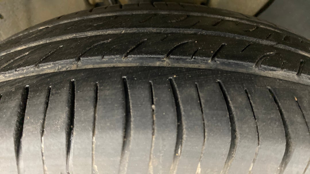 Right Front Tyre Tread