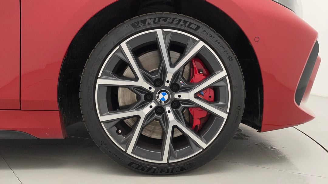 2021 BMW 1 28ti, Automatic, 45411 km, Right Front Wheel