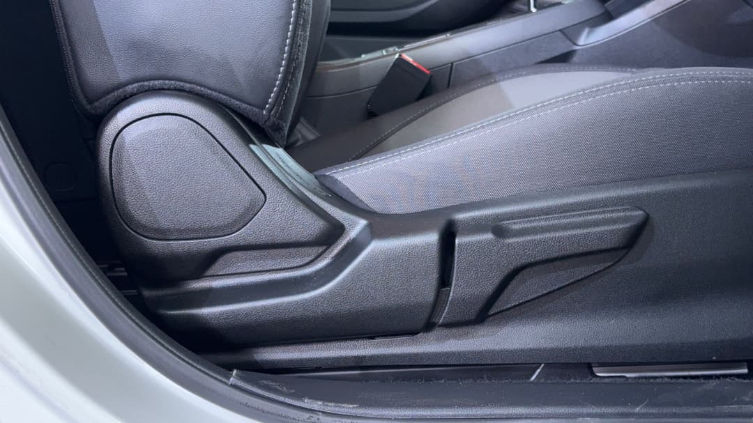 2024 Subaru Crosstrek AWD 2.0l, Automatic, 45636 km, Drivers Side Adjustment Panel