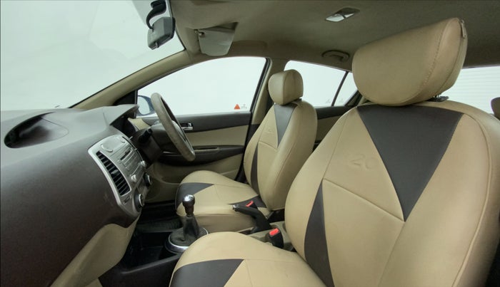 2011 Hyundai i20 SPORTZ (O) 1.2, Petrol, Manual, 38,276 km, Right Side Front Door Cabin