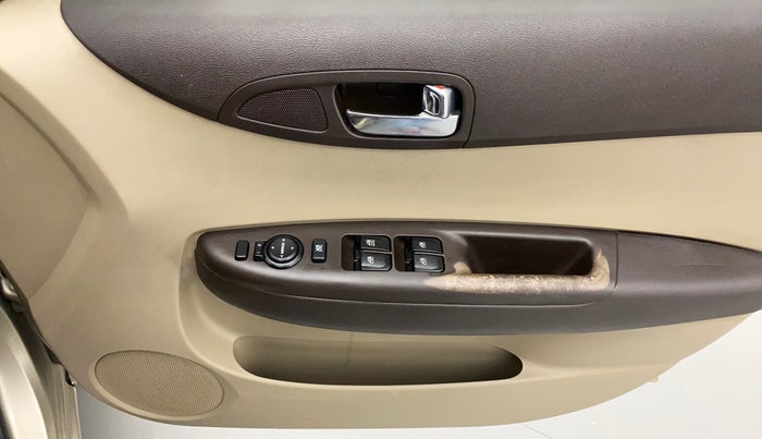 2011 Hyundai i20 SPORTZ (O) 1.2, Petrol, Manual, 38,276 km, Driver Side Door Panels Control
