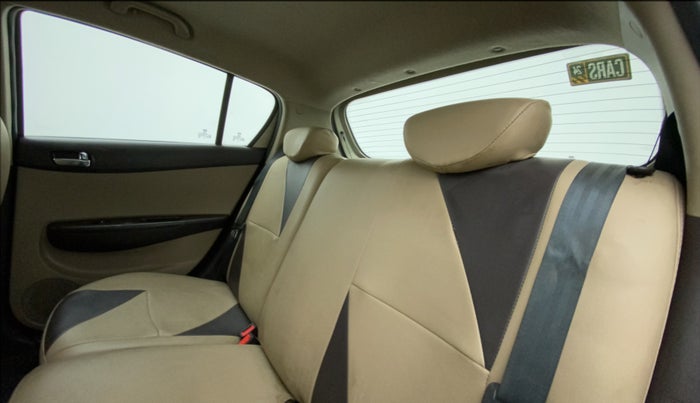 2011 Hyundai i20 SPORTZ (O) 1.2, Petrol, Manual, 38,276 km, Right Side Rear Door Cabin