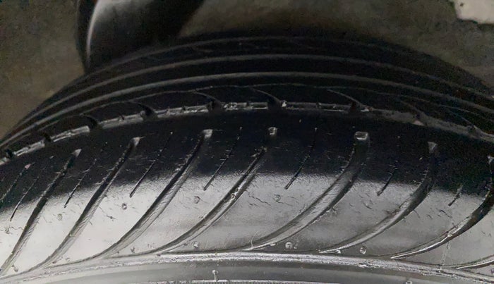 2011 Hyundai i20 SPORTZ (O) 1.2, Petrol, Manual, 38,276 km, Left Rear Tyre Tread