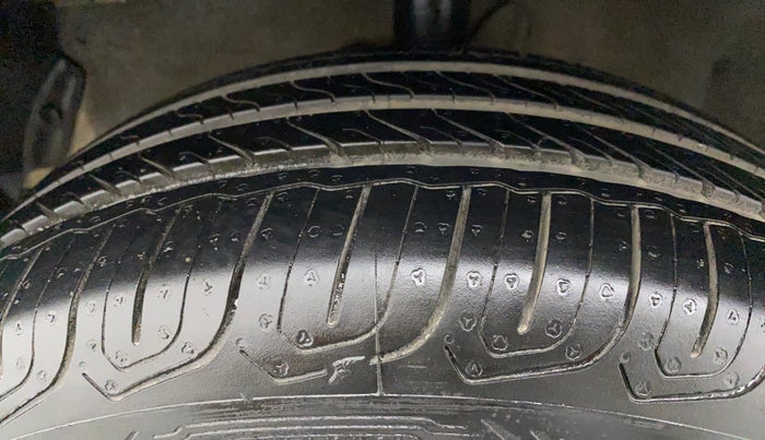 2011 Hyundai i20 SPORTZ (O) 1.2, Petrol, Manual, 38,276 km, Left Front Tyre Tread