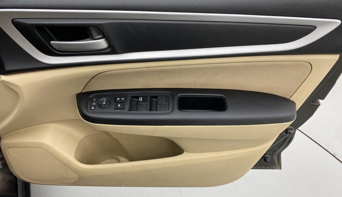 2022 Honda Amaze 1.2L I-VTEC VX, Petrol, Manual, 43,216 km, Driver Side Door Panels Control