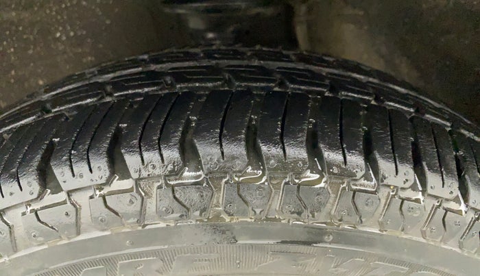 2014 Maruti Alto 800 VXI, Petrol, Manual, 49,577 km, Left Front Tyre Tread