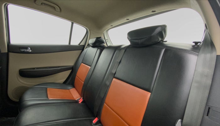 2013 Hyundai i20 ASTA 1.2, Petrol, Manual, 59,330 km, Right Side Rear Door Cabin