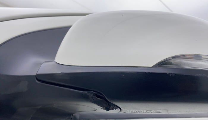 2013 Hyundai i20 ASTA 1.2, Petrol, Manual, 59,330 km, Left rear-view mirror - Cover has minor damage