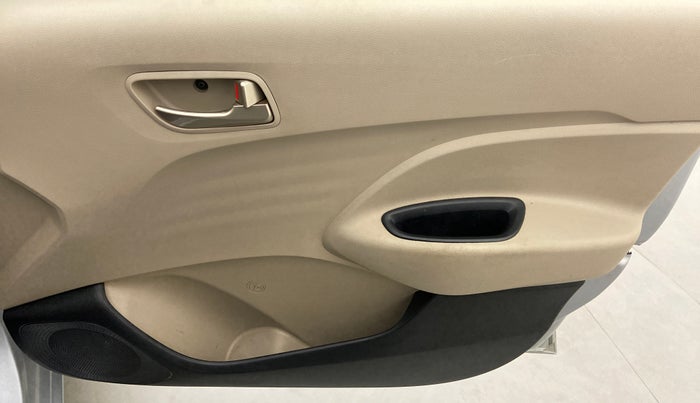 2019 Hyundai NEW SANTRO MAGNA, Petrol, Manual, 25,994 km, Driver Side Door Panels Control