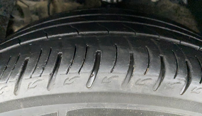 2020 Mahindra XUV300 W8(O), Diesel, Manual, 51,326 km, Left Front Tyre Tread