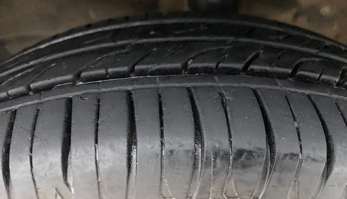 2015 Maruti Wagon R 1.0 VXI, Petrol, Manual, 42,231 km, Left Front Tyre Tread