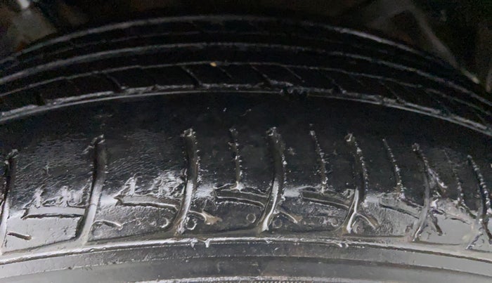 2017 Maruti Ertiga VXI CNG, CNG, Manual, 78,603 km, Left Front Tyre Tread