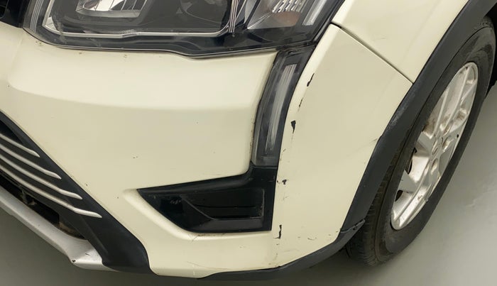 2022 Mahindra XUV300 W8 1.2 PETROL, Petrol, Manual, 21,601 km, Front bumper - Minor scratches
