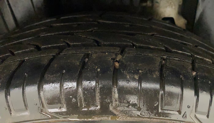 2022 Mahindra XUV300 W8 1.2 PETROL, Petrol, Manual, 21,601 km, Right Rear Tyre Tread