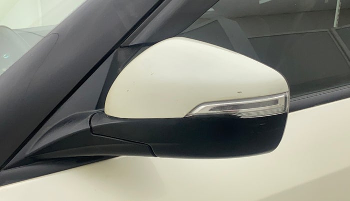 2022 Mahindra XUV300 W8 1.2 PETROL, Petrol, Manual, 21,601 km, Left rear-view mirror - Minor scratches