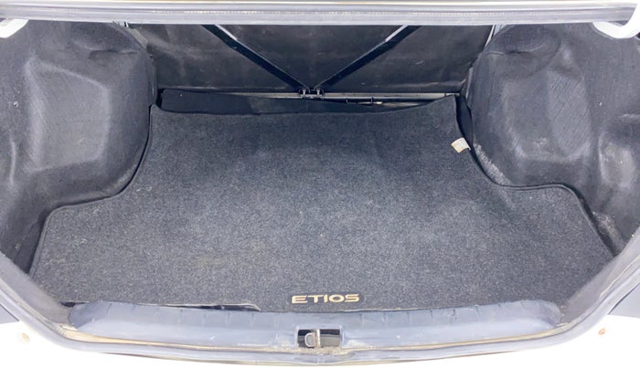 2014 Toyota Etios G, Petrol, Manual, 38,687 km, Boot Inside