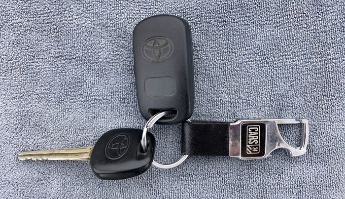 2014 Toyota Etios G, Petrol, Manual, 38,687 km, Lock system - Dork lock functional only from remote key