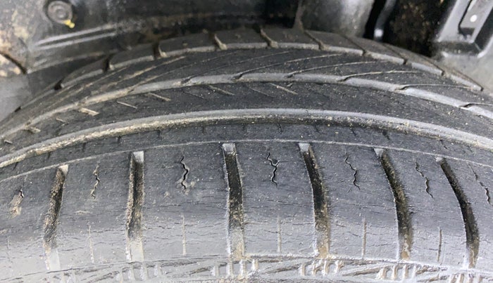2014 Toyota Etios G, Petrol, Manual, 38,687 km, Left Rear Tyre Tread