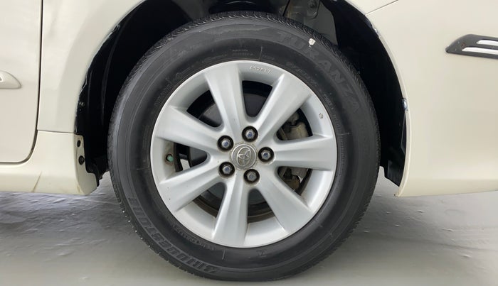 2013 Toyota Corolla Altis G, Petrol, Manual, 24,213 km, Right Front Wheel
