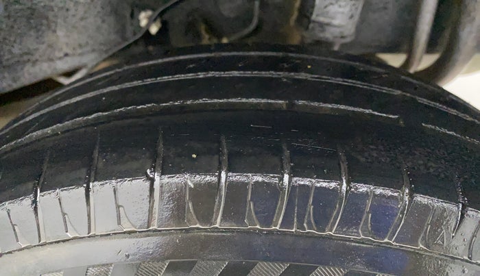 2017 Datsun Go ANNIVERSARY EDITION, Petrol, Manual, 85,447 km, Left Rear Tyre Tread