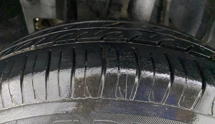 2017 Datsun Go ANNIVERSARY EDITION, Petrol, Manual, 85,447 km, Left Front Tyre Tread