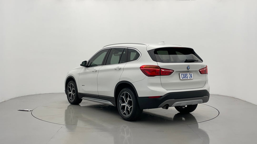 Left Back Diagonal (45- Degree) View