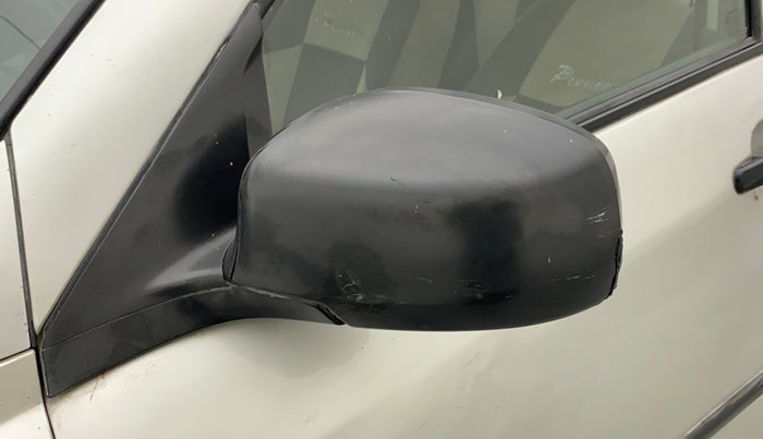 2011 Maruti Swift LXI, Petrol, Manual, 28,702 km, Left rear-view mirror - Cover has minor damage
