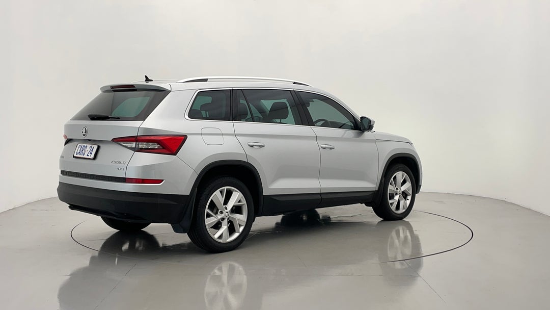 Right Back Diagonal (45- Degree) View