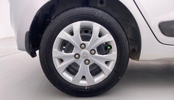 2014 Hyundai Grand i10 SPORTZ 1.2 KAPPA VTVT, Petrol, Manual, 36,500 km, Right Rear Wheel